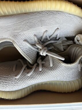 Yeezy Boost 350 v2 sesame
